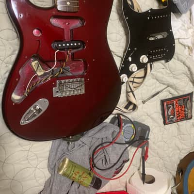 Fender Standard Stratocaster with Rosewood Fretboard 2006 - Red image 7