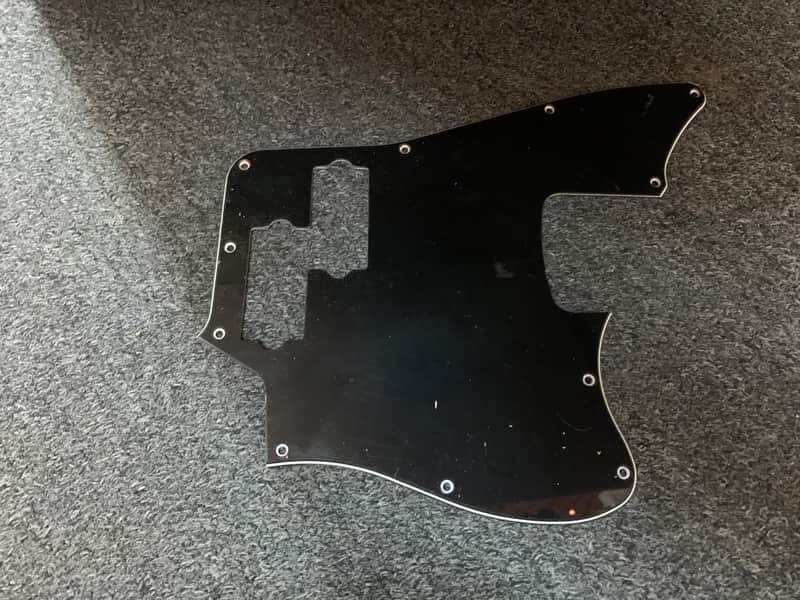 Squier Jaguar Bass Pickguard - Black image 1