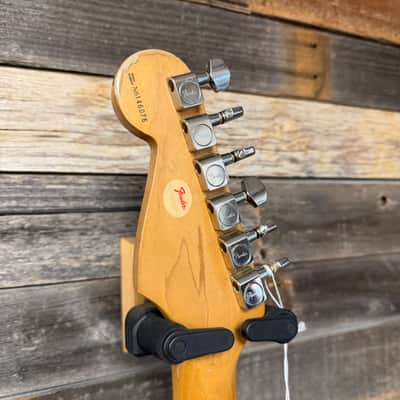Fender American Standard Stratocaster 60th Anniversary Edition with Maple Fretboard 1996 - 1997 - Vintage White image 8