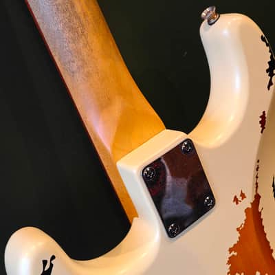 Vintage V6MR Icon - Aged Vintage White Over Sunburst image 10