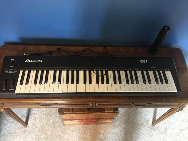 Alesis Q61 61-Key USB/MIDI Keyboard Controller image 1