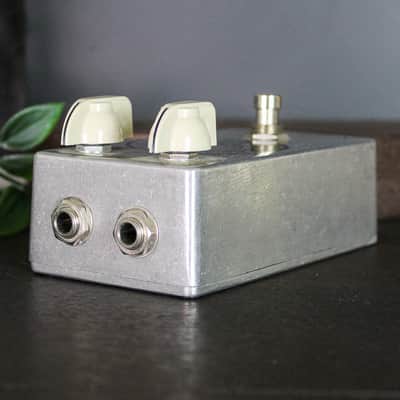 Preowned Arcane Analog ESR Graphic Fuzz Clone w/ Box image 2