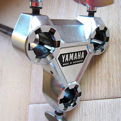 Yamaha Three-Hole Receiver Triple Tom Mount Holder image 1