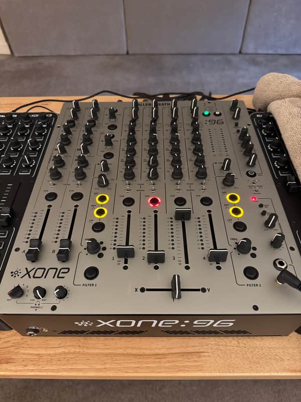 Allen & Heath XONE:96 DJ Mixer image 1
