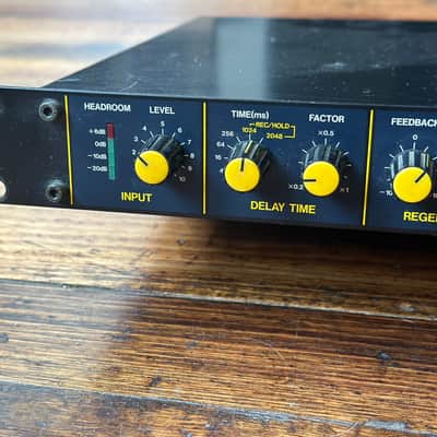 KORG SDD-1000 Digital Delay / Sampler | Reverb