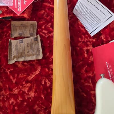 Fender American Vintage II 1966 Jazz Bass BRAND NEW 60s Olympic White Nitro Finish USA 1960's Custom Reissue 4 String CASE QUEEN NOS image 12