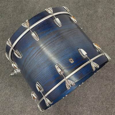 Used Ludwig Classic Oak 4pc Drum Set Blue Burst - Very Good image 4