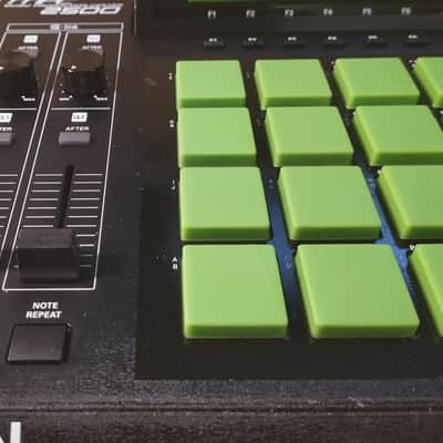 Akai MPC2500 Music Production Center 2005 - 2013 - Black image 2
