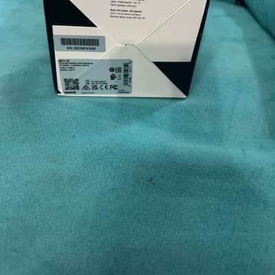 Shure MV7+ Hybrid Podcast Microphone - White image 6