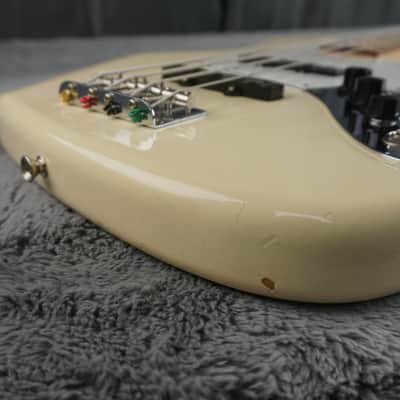 Fender Jazz Bass 1995 - White Japan Bass Guitar image 5