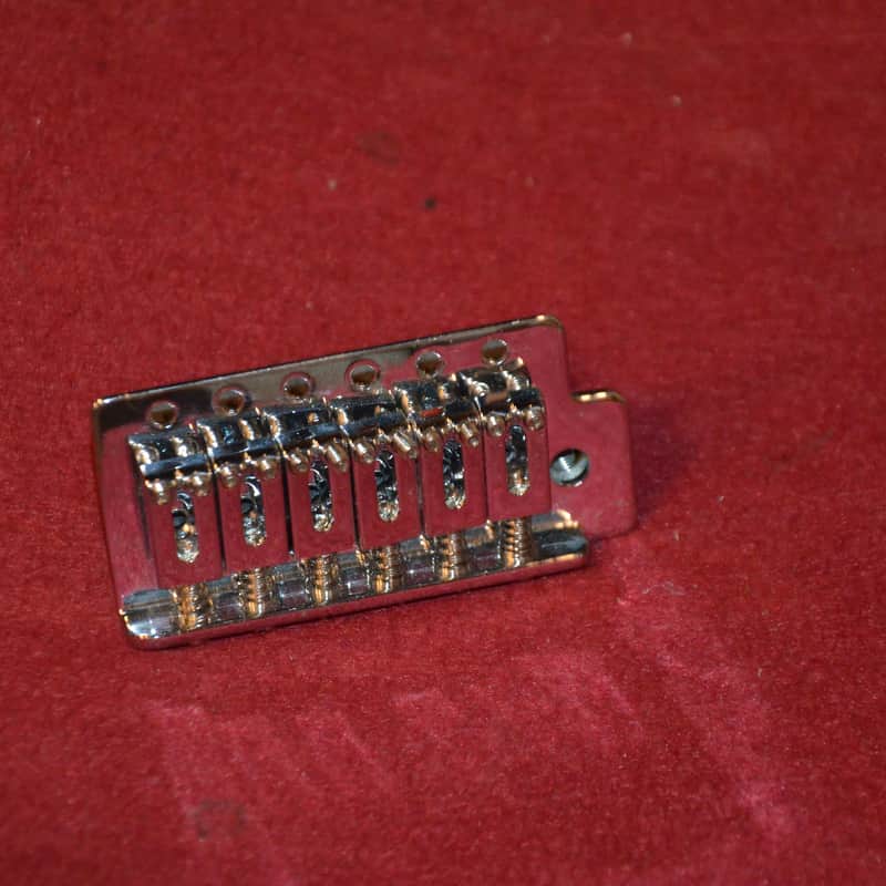 Squier Vintage-Style Strat Tremolo Chrome