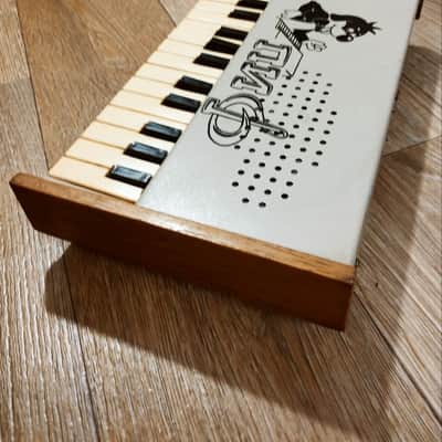 PIF - soviet (Ukrainian) analog toy synth with (more bass mod) image 5