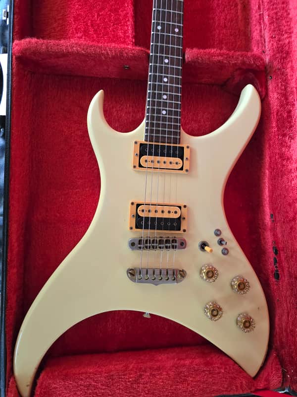 Aria Pro II Urchin U-70, Orig Hard Case, 1981 S/N, Pro Serviced Matsumoku image 1