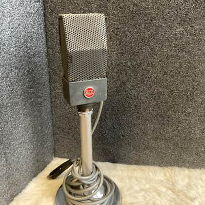 RCA74# 0172RIBBON Microphone 1935 redd badge! image 1