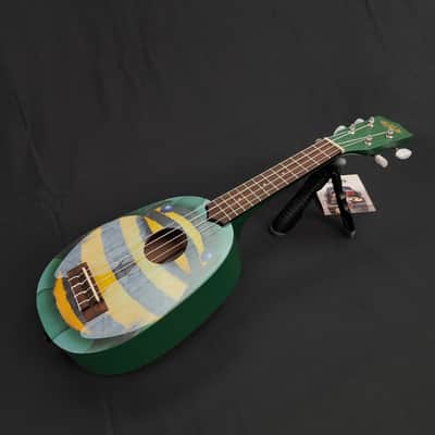Kala KA-NV-HBEE Honey Bee Soprano Ukulele - Satin image 4