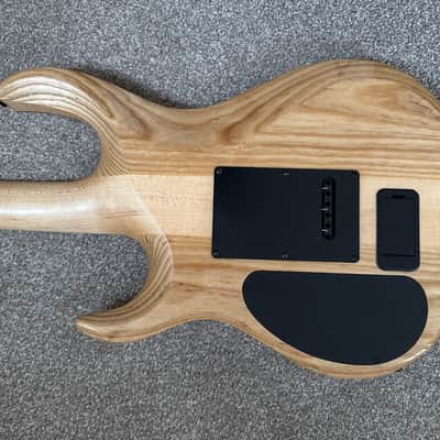 Kiesel Aries Neck-Thru 6 String With Seymour Duncan JB and 59 pickups, Hipshot Tremolo, Piezo, 5 way Push/Pull coil Split image 5