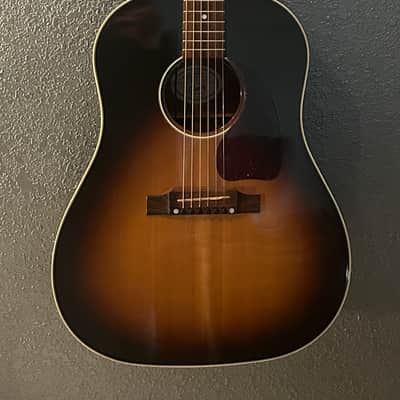Gibson J 45 Standard 2013 - Sunburst image 2
