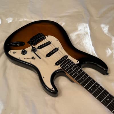 Carvin Bolt SSS Tremolo - Custom Shop Strat Killer - Made in USA - Two Color Sunburst - Free Pro Setup image 3