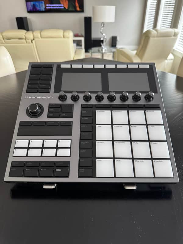 Native Instruments Maschine Plus in PRISTINE condition! image 1