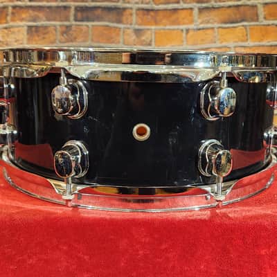 Clevelander II 5.5x14" Student Snare Drum Black w/ Carrying Bag, Stand & Practice Pad image 2