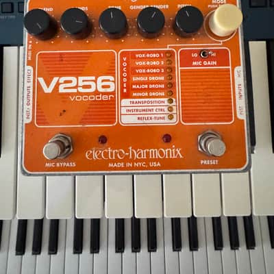 Electro-Harmonix V256 Vocoder Pedal | Reverb