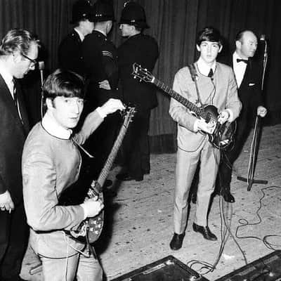 Rickenbacker John Lennon 325 V59 ,Original of 1999, Black image 2