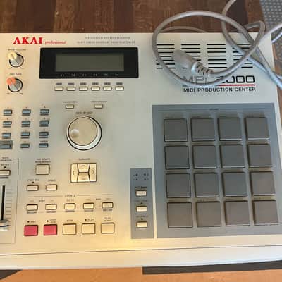 Akai MPC2000 MIDI Production Center 1997 - 2001 - Grey