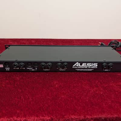 Alesis QuadraVerb GT 20k Bandwidth Simultaneous Guitar Effects Processor 1990s - Black Multi Effect Rack image 3