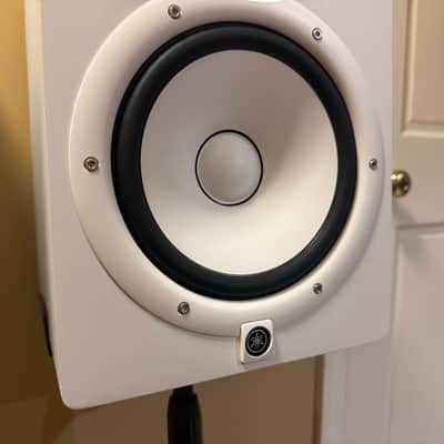 Yamaha HS8 8" Powered Studio Monitor (Pair) Excellent Condition - White image 14