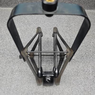Electro-Voice Microphone Shock Mount for RE Series Microphones image 6