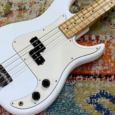 1989 Peavey Fury 4-String Bass - Made in USA P-Bass Style in Artic White with Hardshell Case image 1