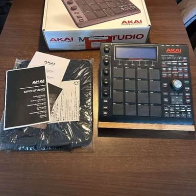 Akai MPC Studio Music Production Controller V1 image 1