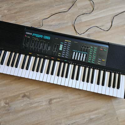 Yamaha PortaTone PSR-36 Digital Frequency Modulation (FM) Synthesizer/Keyboard. READ!