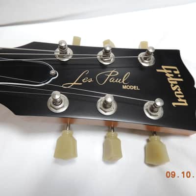 2011 Gibson 60's Tribute Les Paul Studio Electric Guitar (P90 Pick ups) w/ gig bag. Honeyburst image 21