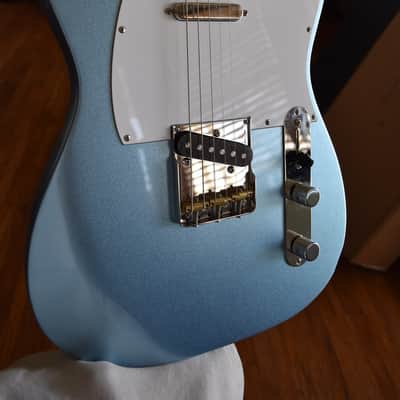 Larrivee Baker T, 2024, OHSC, Immaculate condition , Ice blue metallic image 4
