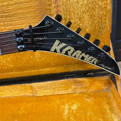 Vintage USA Kramer Baretta I Perfect Tuxedo Floyd Rose, Seymour Duncan slant PUP, HSC, awesome neck image 4