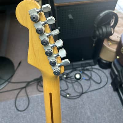 Fender Stratocaster made in japan 1989 - Blue image 3
