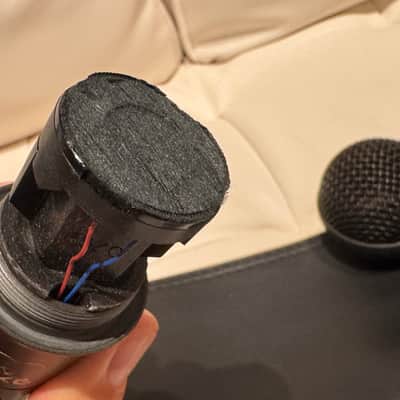 AKG Dynamic Handheld Microphone image 5