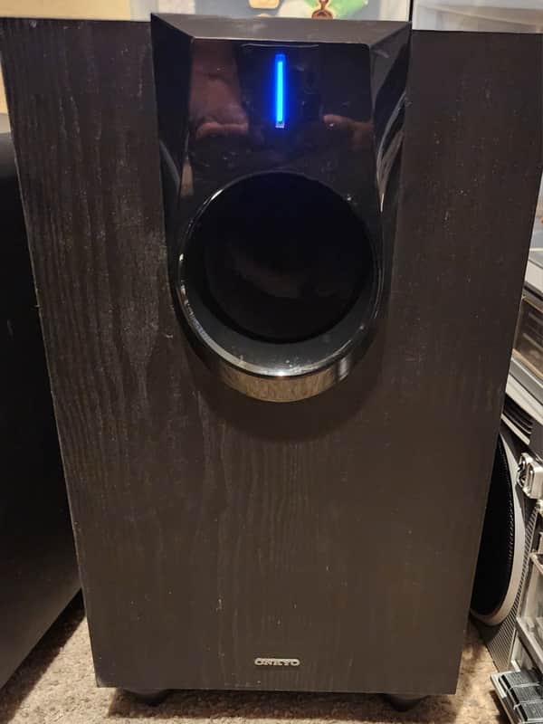 Onkyo Onkyo SKW-560  powered, down-firing home theater subwoofer 90s  - Black image 1