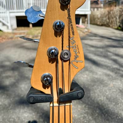 Fender Deluxe Active Precision Bass Special w/ Maple Fretboard 2007 - Blizzard Pearl, includes MONO case image 3