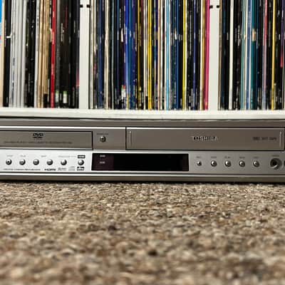 Toshiba SD-V592SU DVD/VHS Combo Player VCR Recorder No Remote TESTED READ image 2