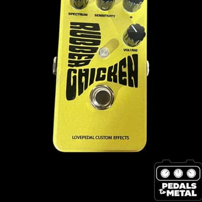 Lovepedal Rubber Chicken with box - Yellow - X15806 image 3