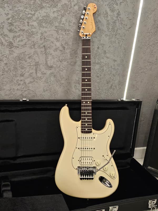 ギター VINTAGE Fender Richie Sambora Signature Fender Richie Sambora Signature Standard Stratocaster 1994 - 2002