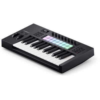 NOVATION LAUNCHKEY-25-MK4 Mk4 - Clavier maitre 25 touches, 16 pads, 8 encodeurs écran OLED image 4