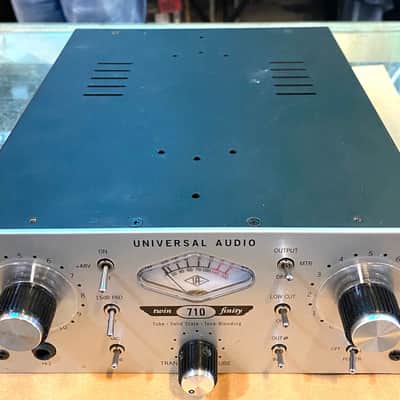 Universal Audio 710 Twin-Finity Microphone Preamp 2009 - Present - Silver image 1