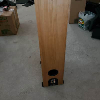 Pair of Paradigm Monitor 11 v5 floor tower speakers Maple/Natural color image 6
