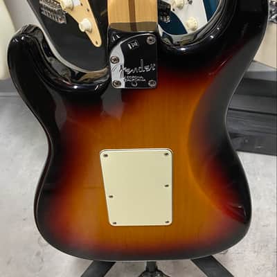 2006 Fender American Deluxe Stratocaster - 3 Color Sunburst - Includes Hardshell Case! image 4