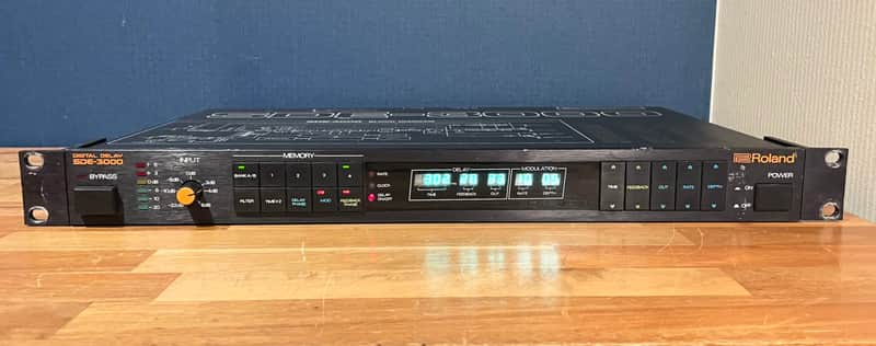 Roland SDE-3000 Digital Delay - Black image 1
