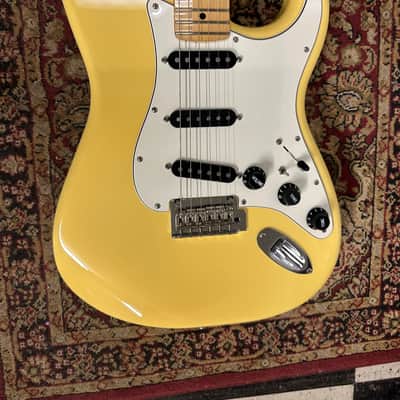 Fender Player Stratocaster with Maple Fretboard 2018 - 2024 - Buttercream image 5