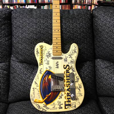 Fender US Telecaster NHL 2000 Atlanta Thrashers Team autographed Guitar image 10